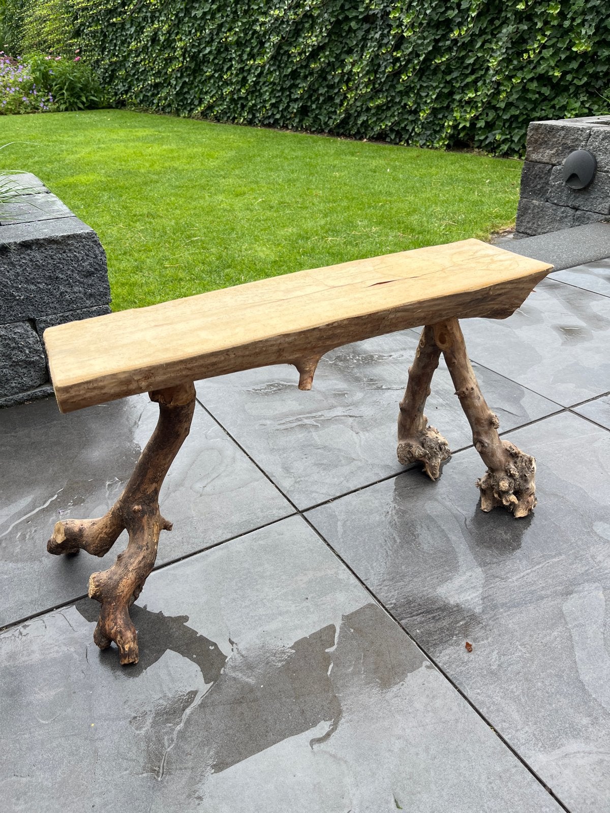 Unieke houten bank van natuurlijke takken - 65x20x36cm, Ophalen, Nieuw, Hout