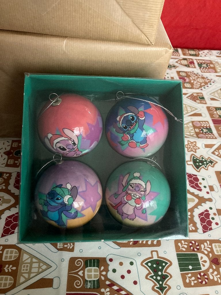 Disney Stitch kerstballen - Nieuw in doos ( set van 4 ), Ophalen of Verzenden, Overige figuren, Nieuw, Overige typen