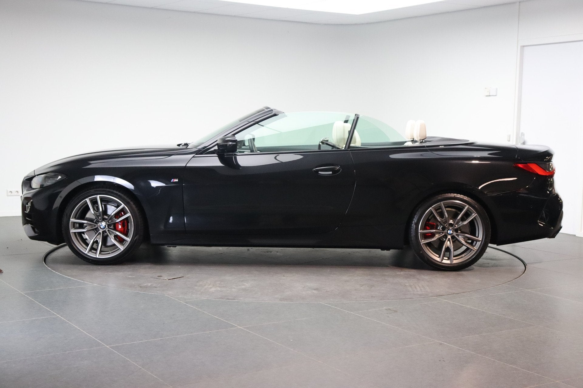 BMW 4 Serie Cabrio M440i Automaat / Adaptief M Onderstel / P, Achterwielaandrijving, Euro 6, 4-Serie, 4 stoelen