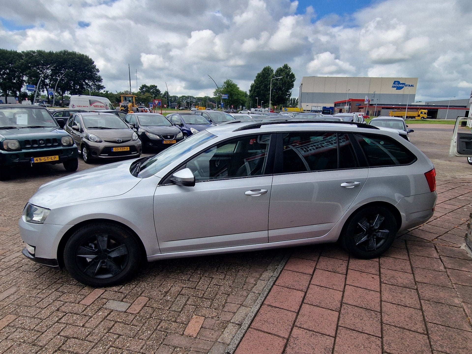 Skoda Octavia Combi 1.6 TDI Greenline Businessline - Navi -, Auto's, Voorwielaandrijving, Euro 5, Stoelverwarming, Gebruikt