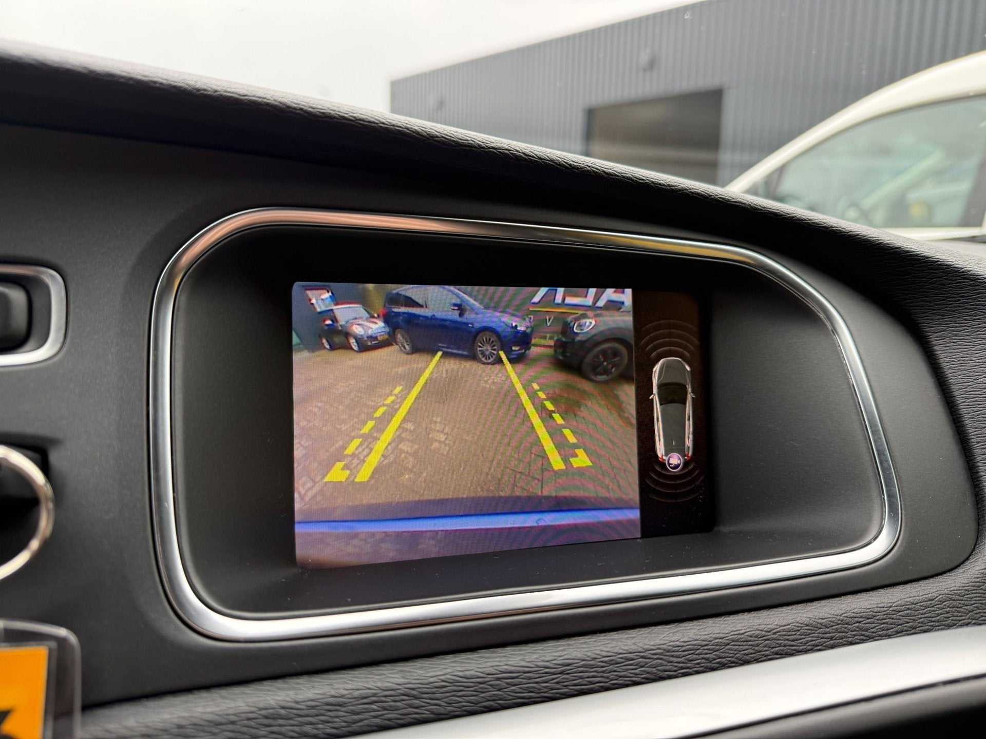 Volvo V40 1.5 T3 Kinetic|NAP|Panoramadak|Achteruitrijd cam, Dealer onderhouden, 4 cilinders, 700 kg, Blauw