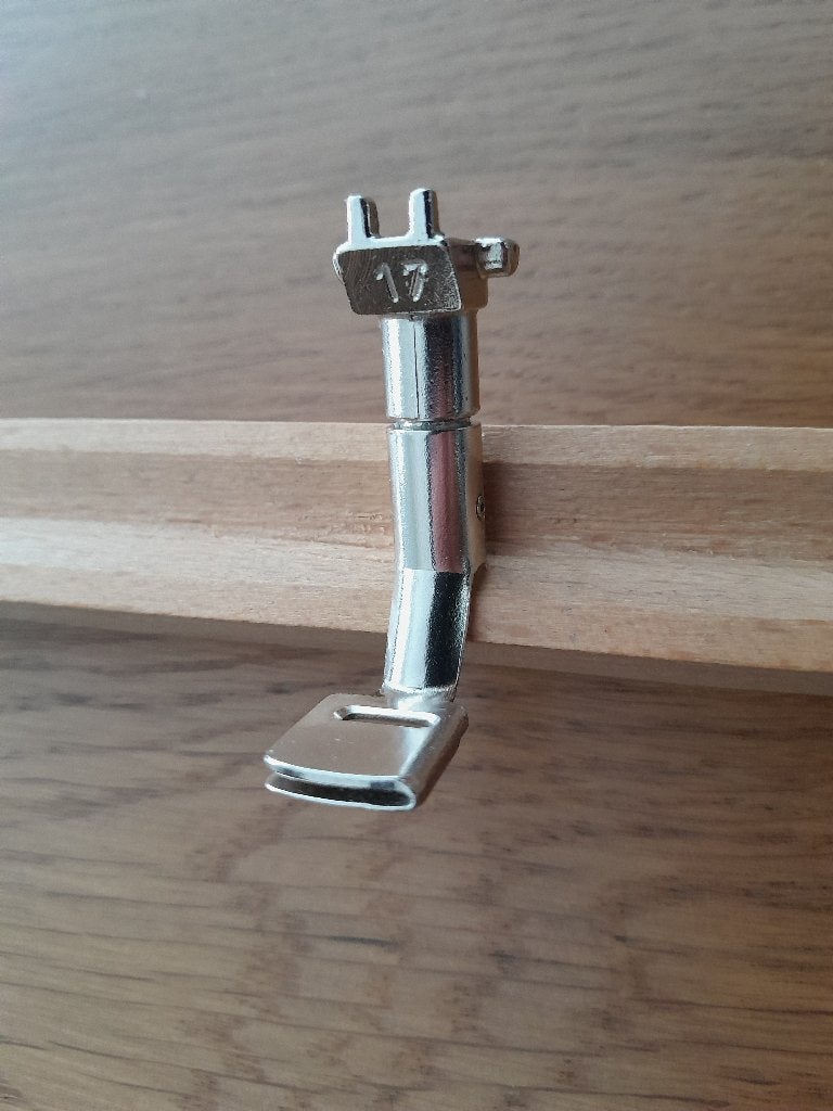 Bernina smalle rimpelvoet 17, Ophalen of Verzenden, Zo goed als nieuw, Naaimachine, Bernina