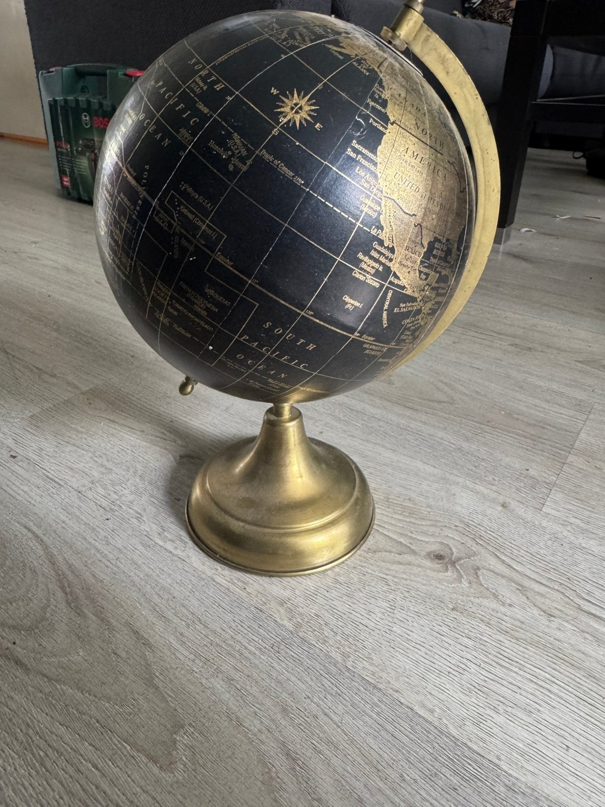 Mooie gouden wereldbol - Decoratieve globe, Huis en Inrichting, Woonaccessoires | Wereldbollen, Ophalen, Gebruikt