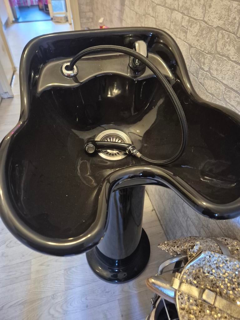Zwarte kapperswasbak met kraan en handdouche, Ophalen of Verzenden, Gebruikt, Overige typen
