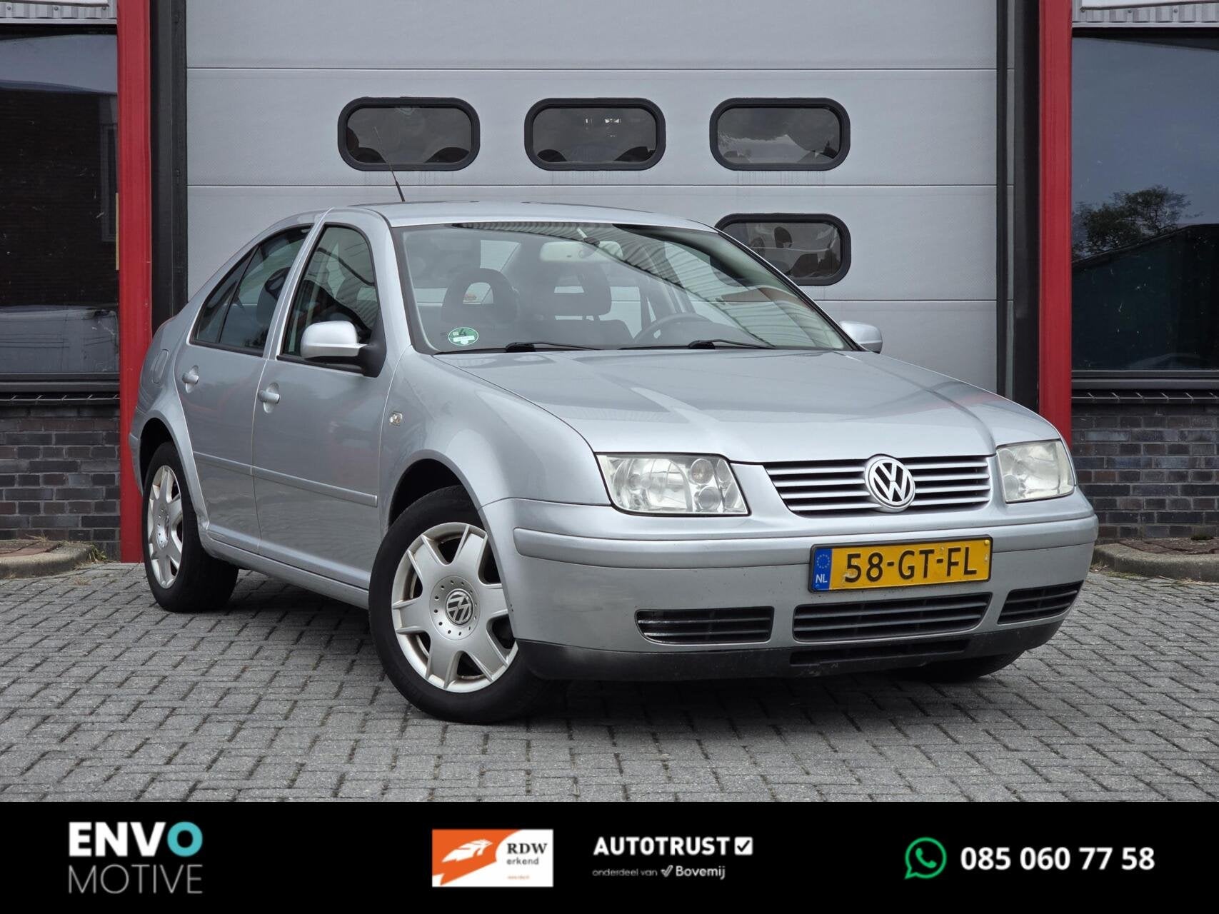 Volkswagen Bora 2.0 Highline Cruise/Bluetooth/Trekhaak/LMV, Auto's, Stof, Gebruikt, Bora, 4 cilinders