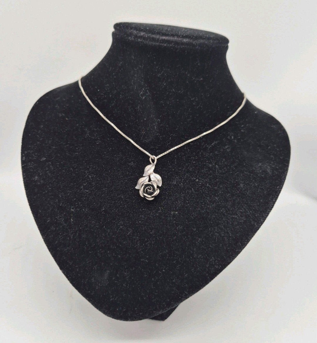 Lange zilveren ketting TEKA 925 met roos hanger, Met hanger, Gebruikt, Verzenden, Zilver