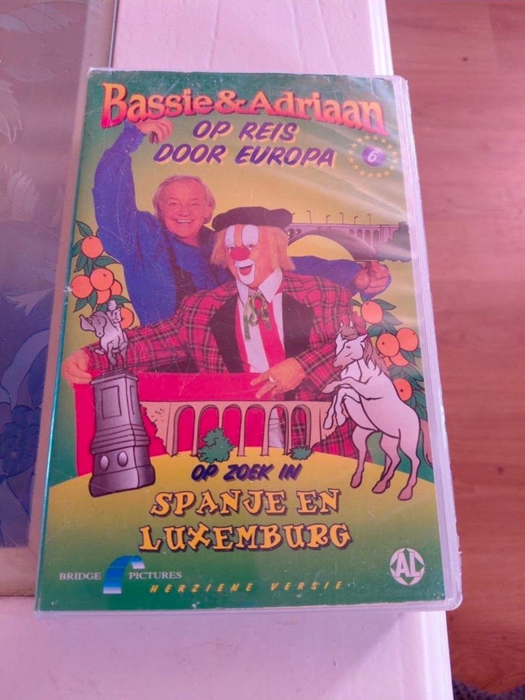 Bassie en Adriaan Europa deel 6 Spanje Luxemburg Vhs., Ophalen of Verzenden, Gebruikt, Serie, VHS