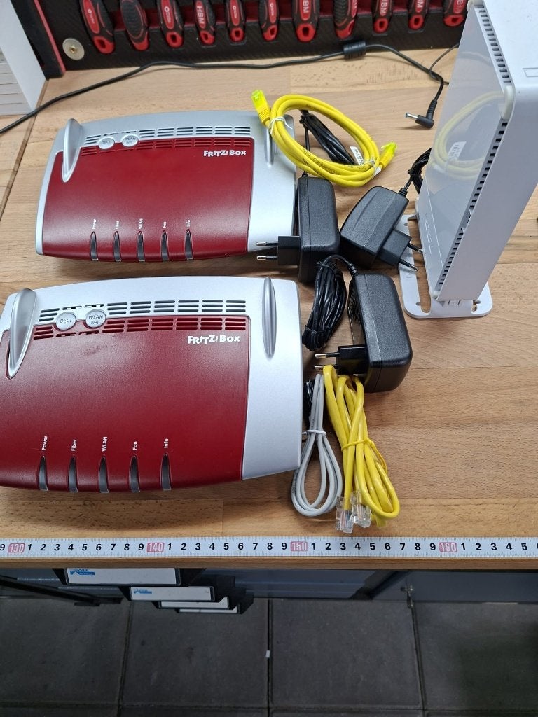 2 x fritzbox 5490 en sitecom router wlr3100, Ophalen of Verzenden, Zo goed als nieuw, Router met modem, Fritzbox
