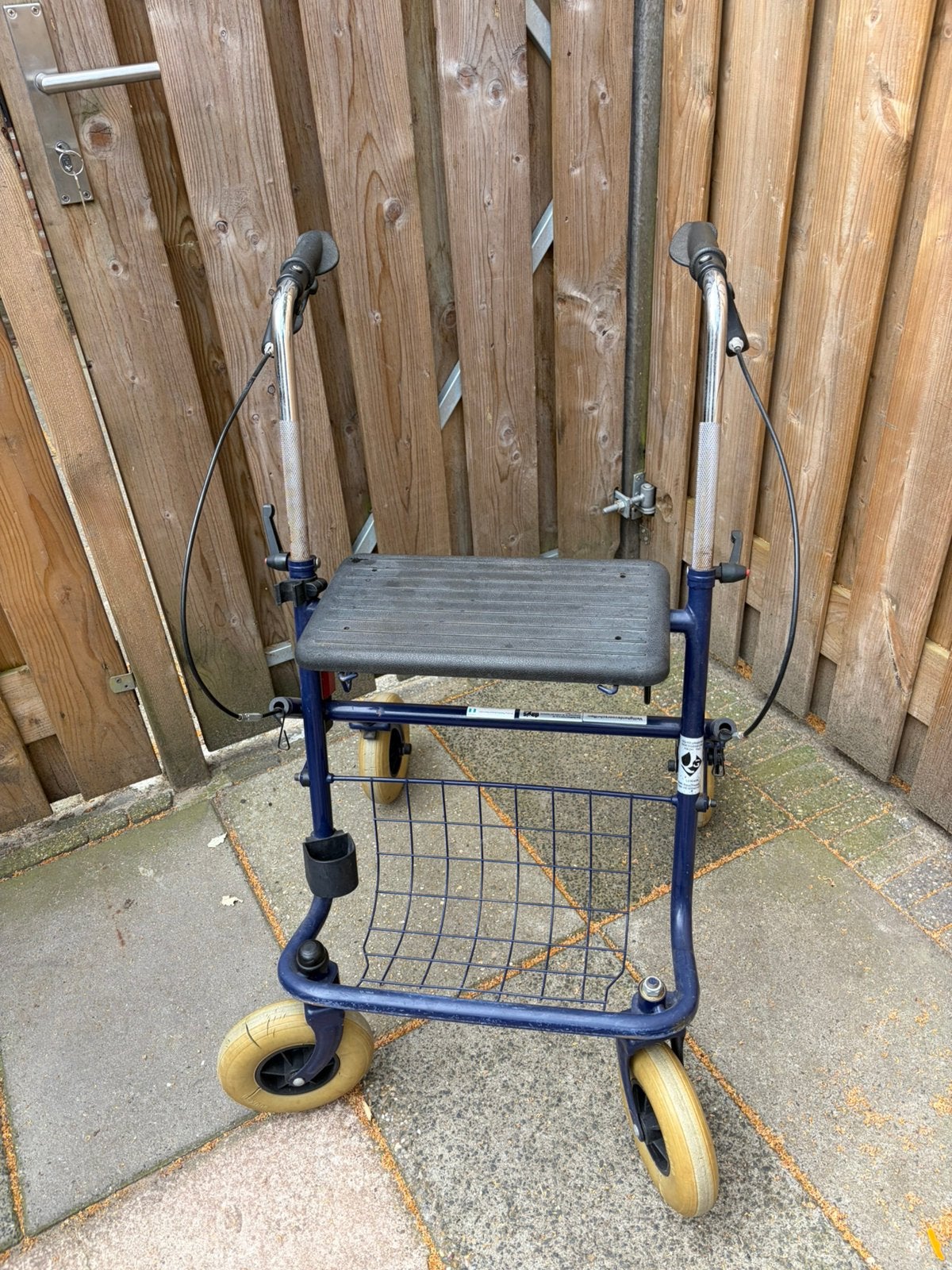Rollator gebruikte staat alles werkt incl stokhouder, Diversen, Rollators, Ophalen, Opvouwbaar, Gebruikt