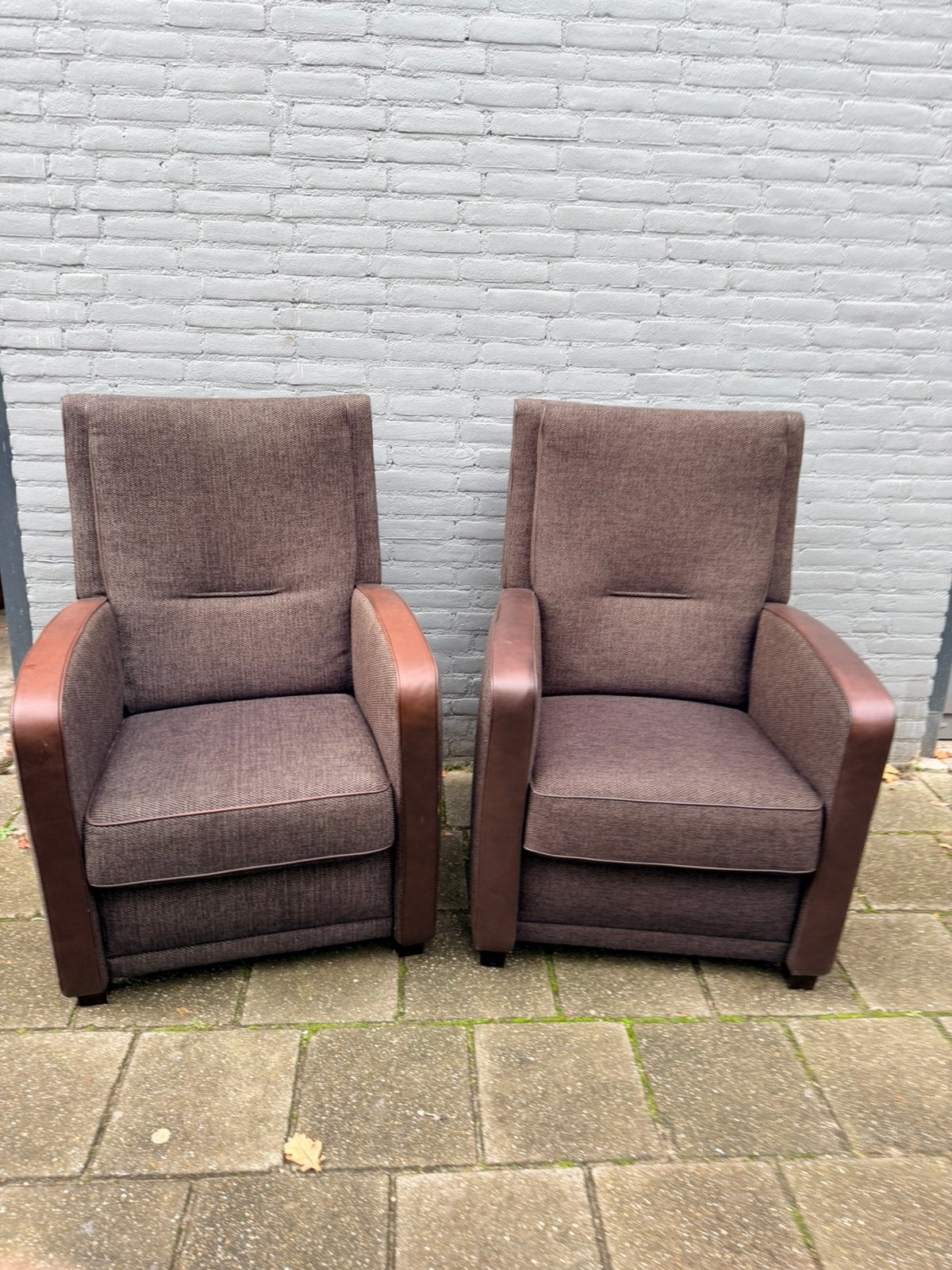 Set van 2 comfortabele fauteuils Bruin gemêleerd stof, Ophalen, 75 tot 100 cm, Zo goed als nieuw, Stof