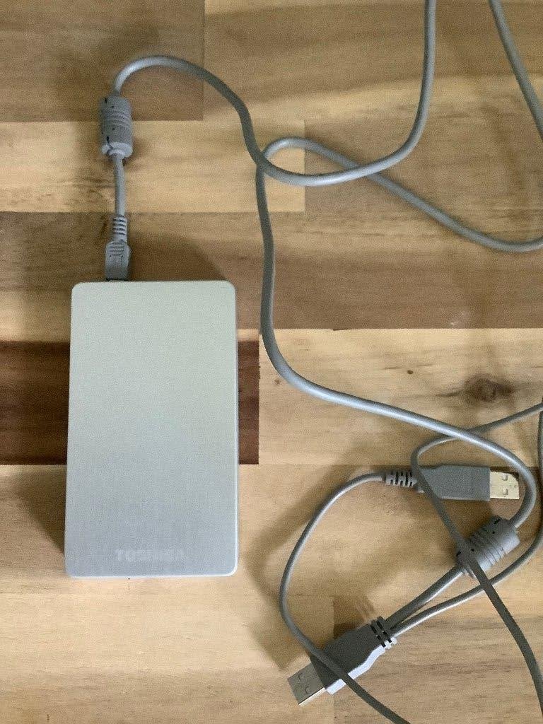Toshiba externe harde schijf 320 Gb., Toshiba, HDD, Ophalen of Verzenden, Zo goed als nieuw