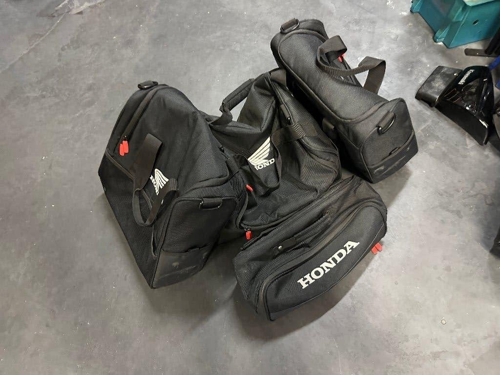 Honda africa twin 1100 binnen tassen, Ophalen of Verzenden, Gebruikt