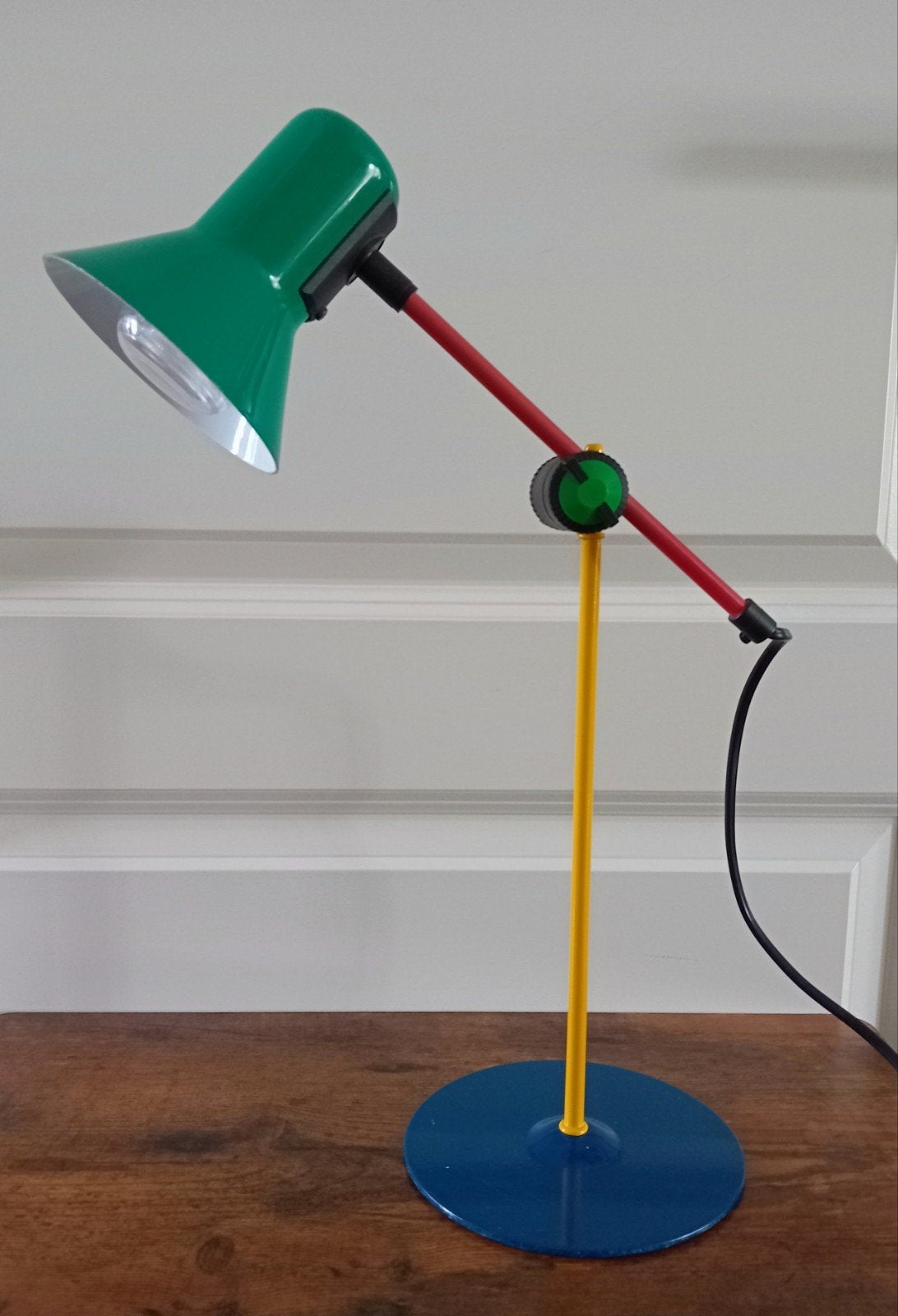 Geweldige postmoderne lamp Veneta Lumi, Bureaulamp, Verstelbaar, Meerkleurig, Zo goed als nieuw