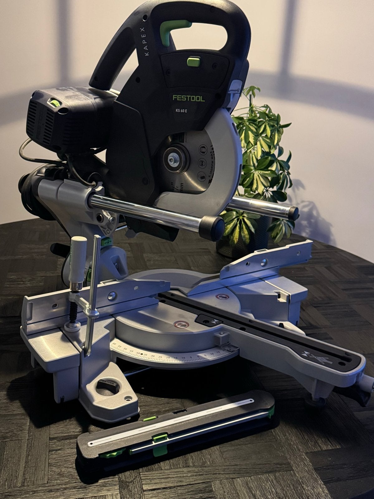 Festool Kapex KS 60 E Afkortzaag - Nieuwstaat., Ophalen, 70 mm of meer, Zo goed als nieuw, Afkortzaag