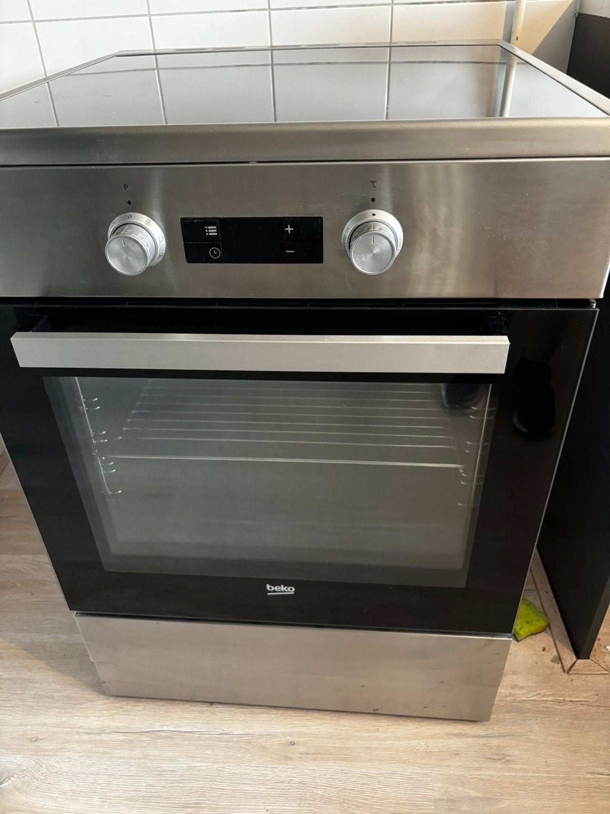 Beko Inductiefornuis fornuis met oven en inductie kookplaat, Witgoed en Apparatuur, Fornuizen, Ophalen, 60 cm of meer, 4 kookzones