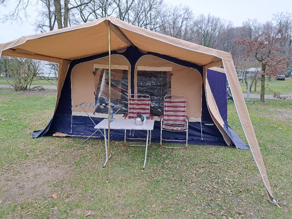 Vouwwagen Trigano 2003, Ophalen, Trigano, Blauw, Aanwezig