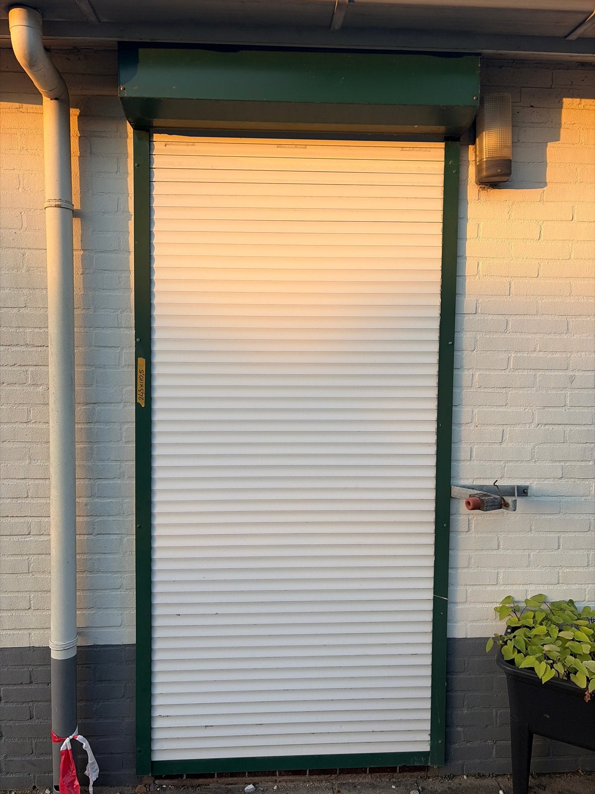 Rolluik 243x110,5 cm met handmatige bediening, Doe-het-zelf en Verbouw, Ophalen, Gebruikt, 100 tot 150 cm, 200 cm of meer