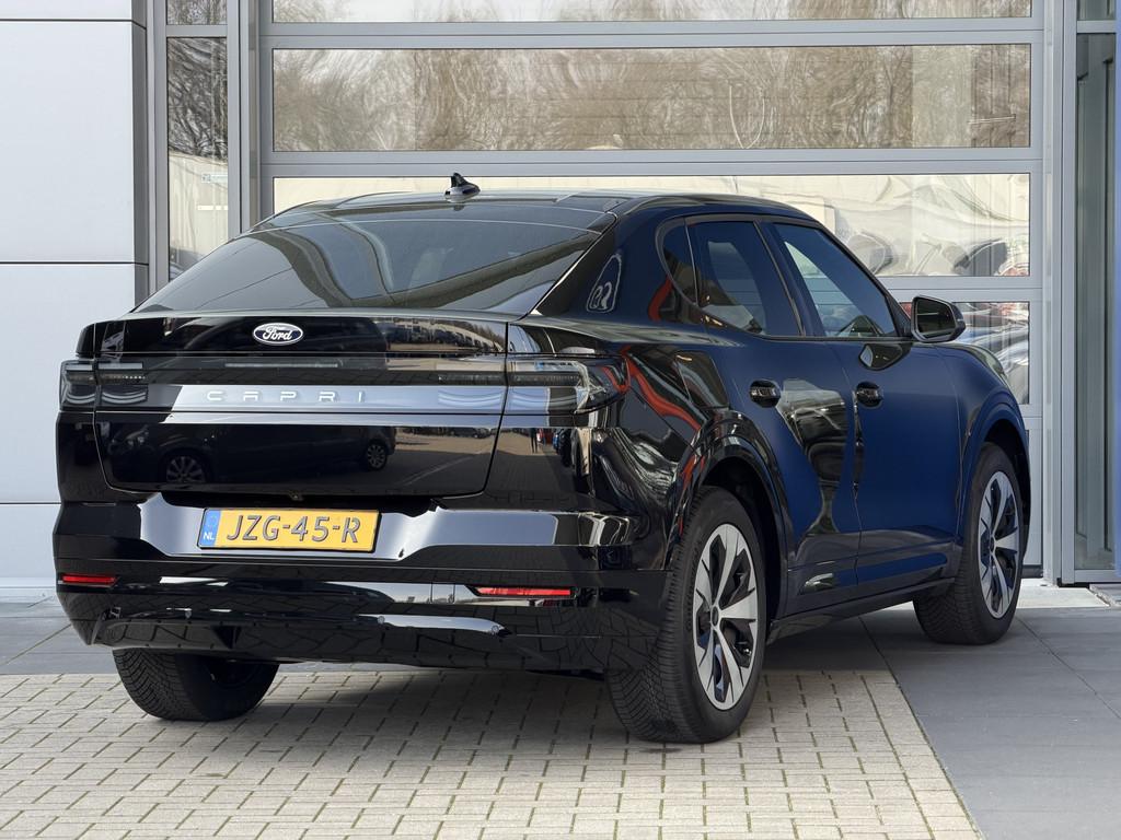 Ford Capri Style Standard Range RWD 170 PK 52 kWh | Camera |, Auto's, Automaat, 12 maanden, 1814 kg, Zwart