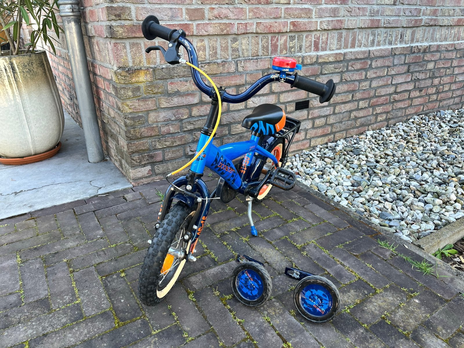 Loekie Booster 12 inch kinderfiets met zijwieltjes, Ophalen, Terugtraprem, Zijwieltjes, Gebruikt