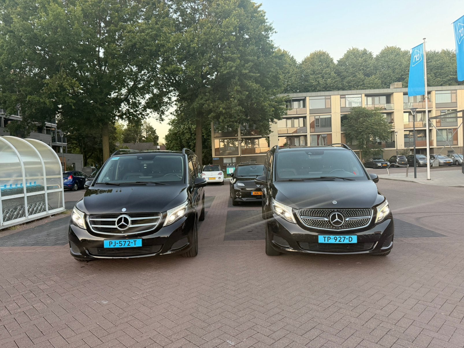 2x Mercedes V250d XXL/360cam/Burm/7-pers/leer/Taxi klaar, Automaat, Achterwielaandrijving, Zwart, Leder