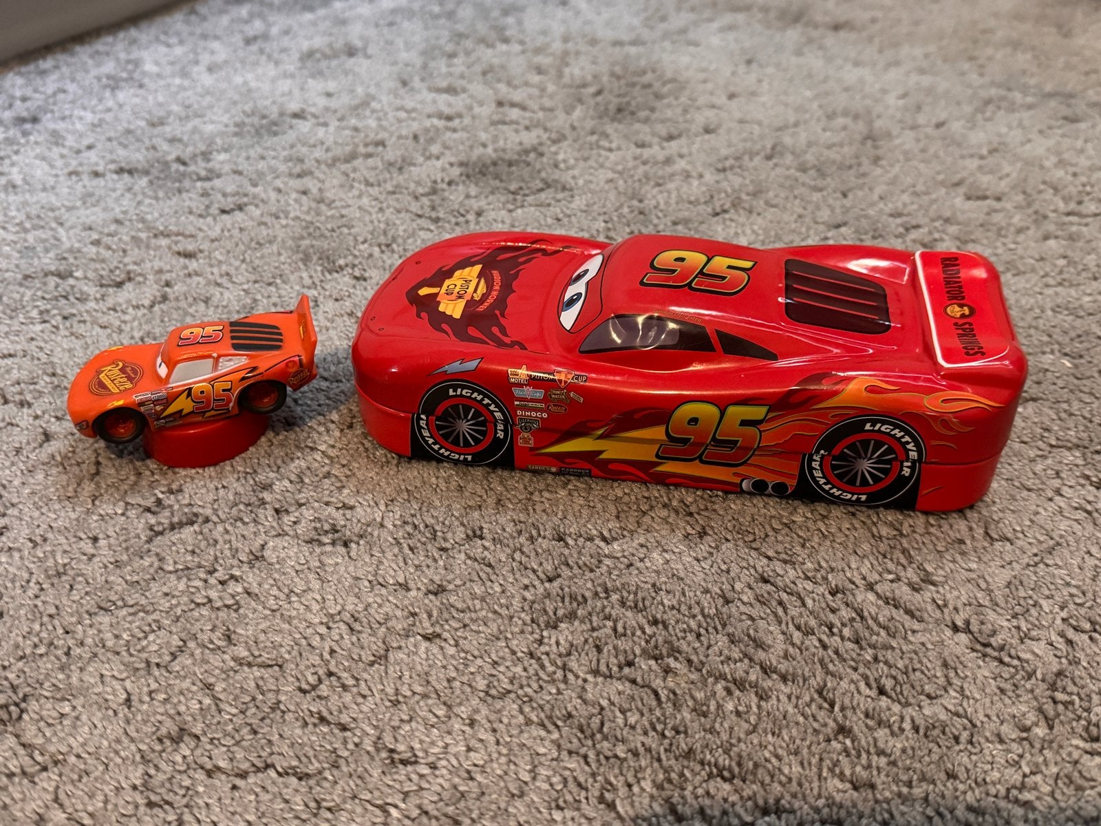 Disney Pixar Cars Bliksem McQueen Etui & Puntenslijper, Ophalen of Verzenden, Gebruikt, Jongen of Meisje
