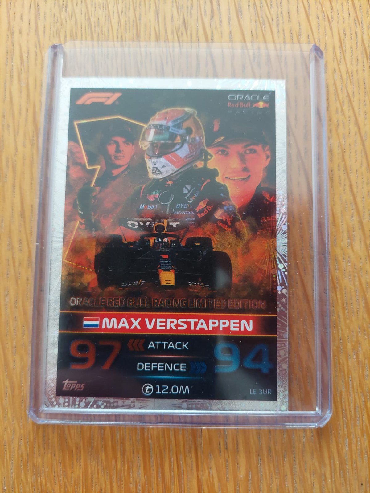 Max Verstappen Oranje Refractor Topps Glimmend Formule 1, Ophalen of Verzenden, Zo goed als nieuw, Plaatje