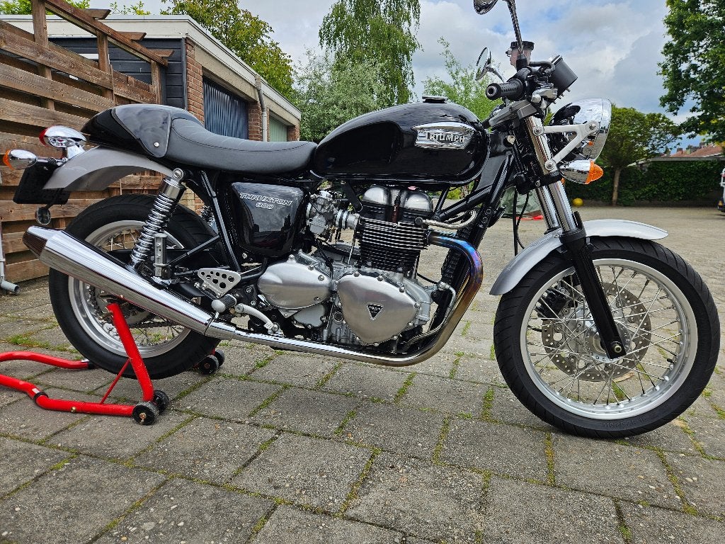 Triumph Thruxton 900 Bonneville caferacer zeer goede staat!, Motoren, 2 cilinders, Sportuitlaat, Occasion, Motorrijbewijs A