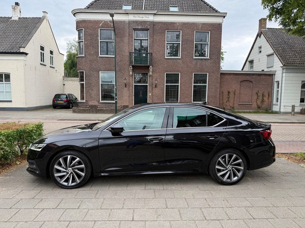 Skoda Octavia 1.5 TSI First Edition LEER NAVI 150 PK NEW MOD, Auto's, Skoda, Bedrijf, Te koop, Octavia, ABS, Adaptive Cruise Control