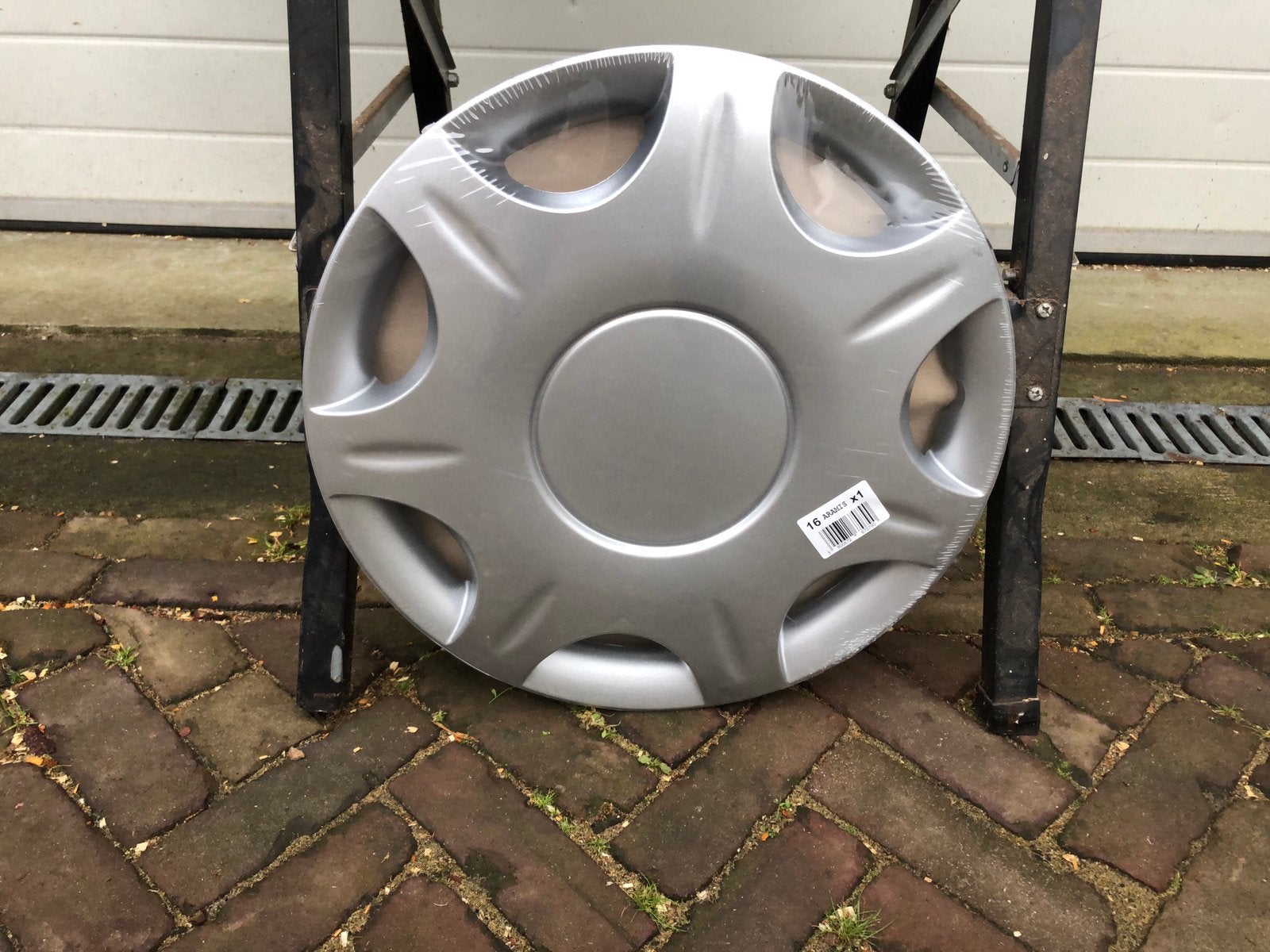 3 sets wieldoppen universeel nieuw 16 inch, Ophalen, Nieuw