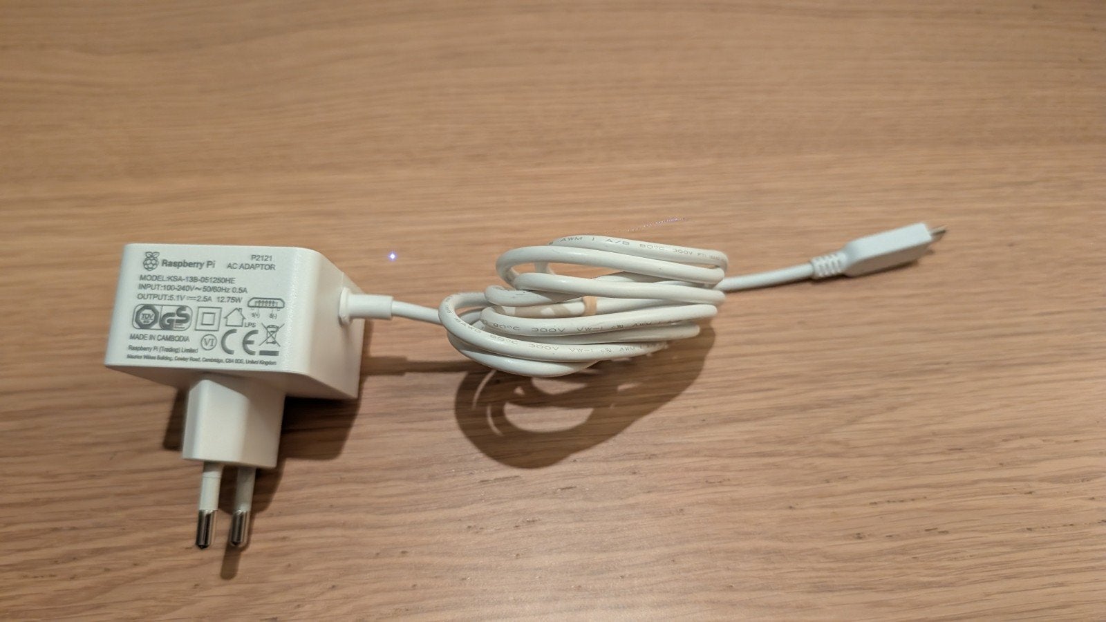 Originele Raspberry Pi Voeding - 5.1V 2.5A, Computers en Software, Laptop-opladers, Zo goed als nieuw, Ophalen