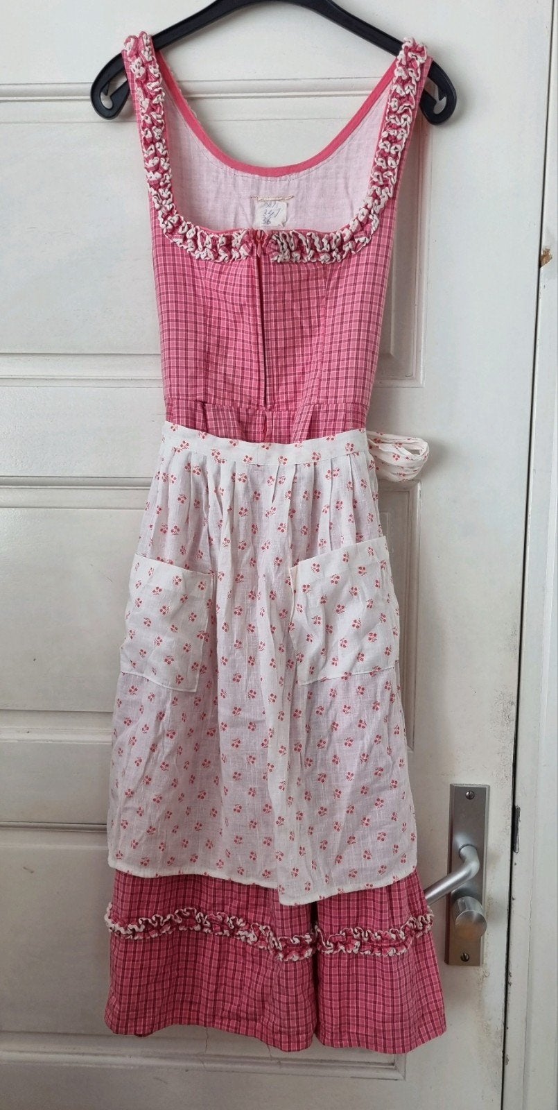 Lange roze dirndl met Roesjes + schort mt 34/36 Oktoberfeest, Ophalen of Verzenden, Kleding, Maat 36 (S), Overige thema's