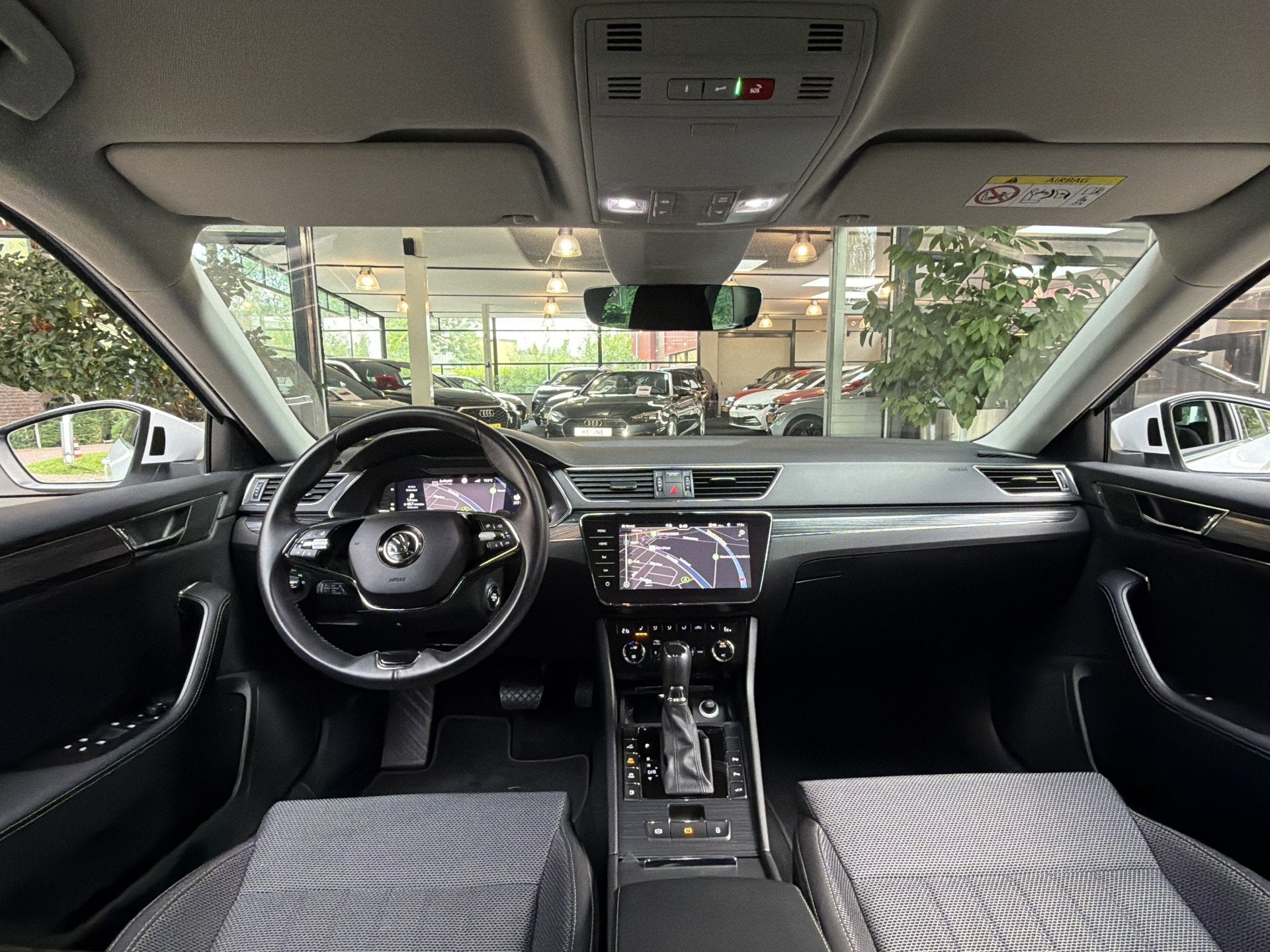 Skoda Superb Combi TSI iV 218PK HYBRIDE DSG STYLE VIRTUAL/CA, Auto's, Gebruikt, Euro 6, 4 cilinders, Wit