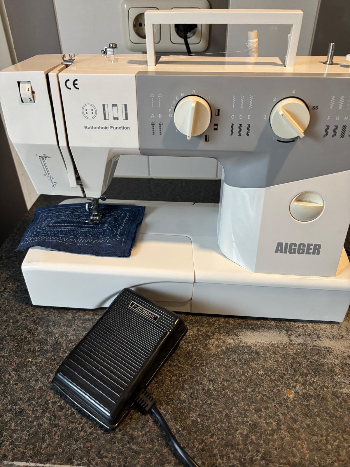 Naaimachine AIGGER, Ophalen of Verzenden, Gebruikt, Naaimachine, Overige merken