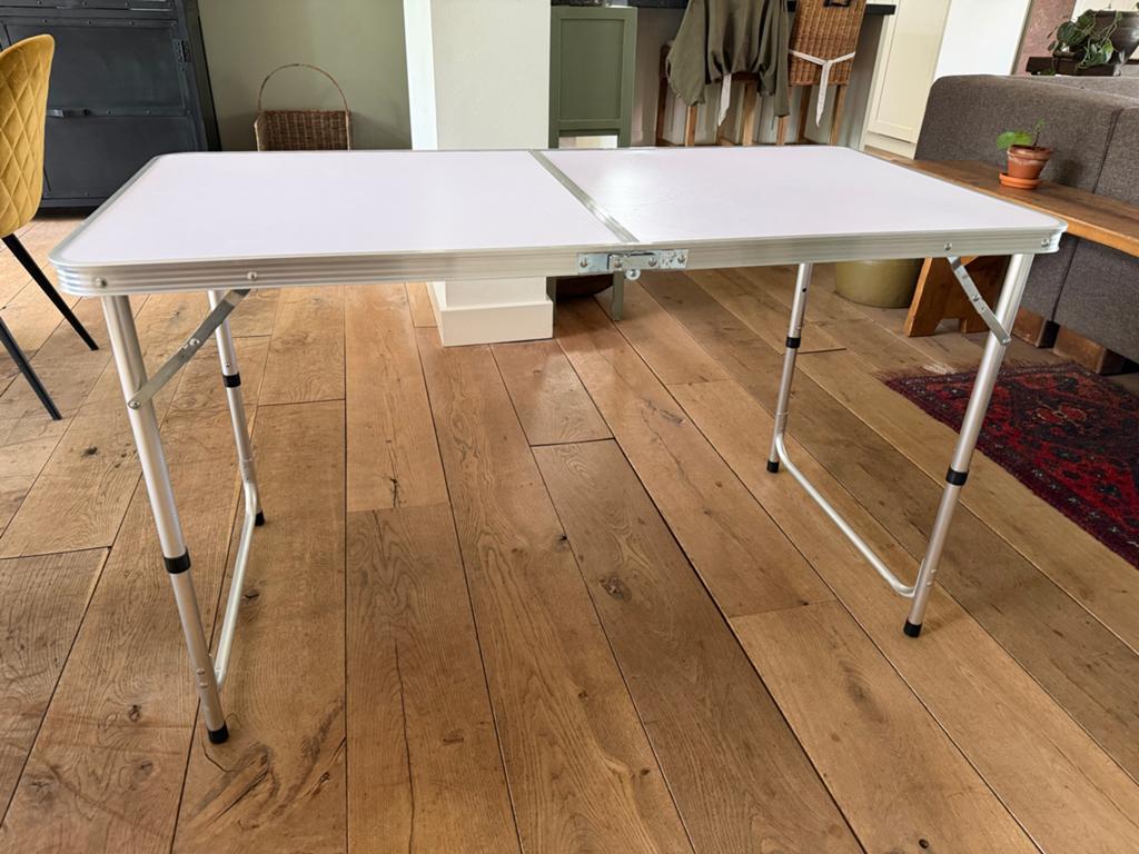 Opvouwbare campingtafel - Ideaal voor buiten en reizen, Ophalen of Verzenden, Gebruikt, Campingtafel