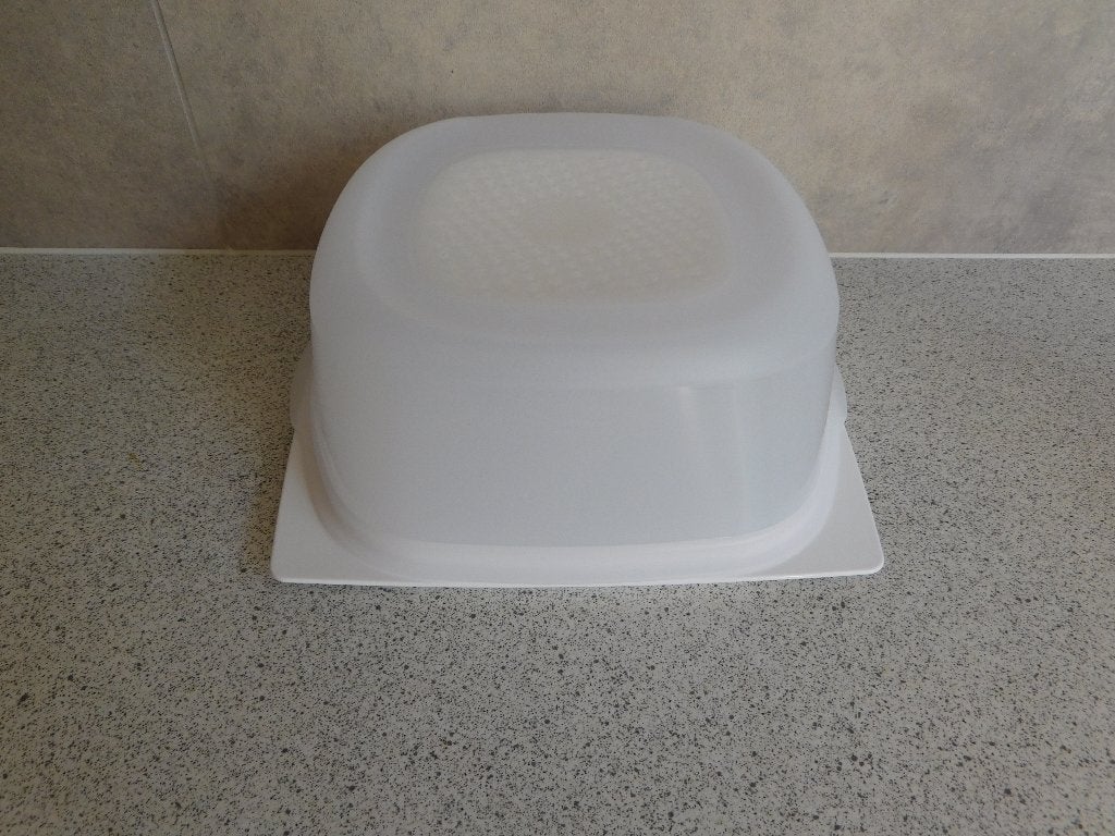 Tupperware Cheesmart 20x20x6,5 cm. Wit, Wit, Overige typen, Ophalen of Verzenden, Zo goed als nieuw
