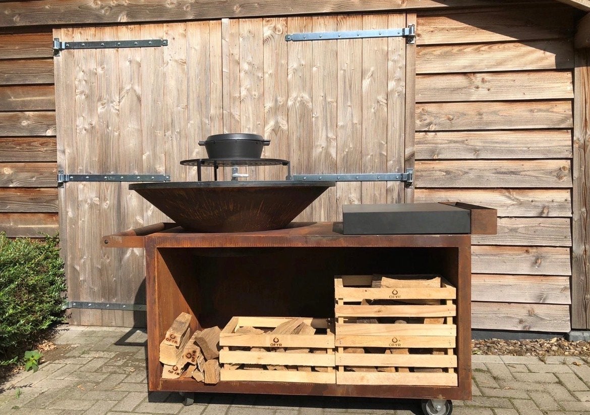 Ofyr Pro nieuw cortenstaal BBQ met werkblad en houtopslag, Ophalen, Nieuw