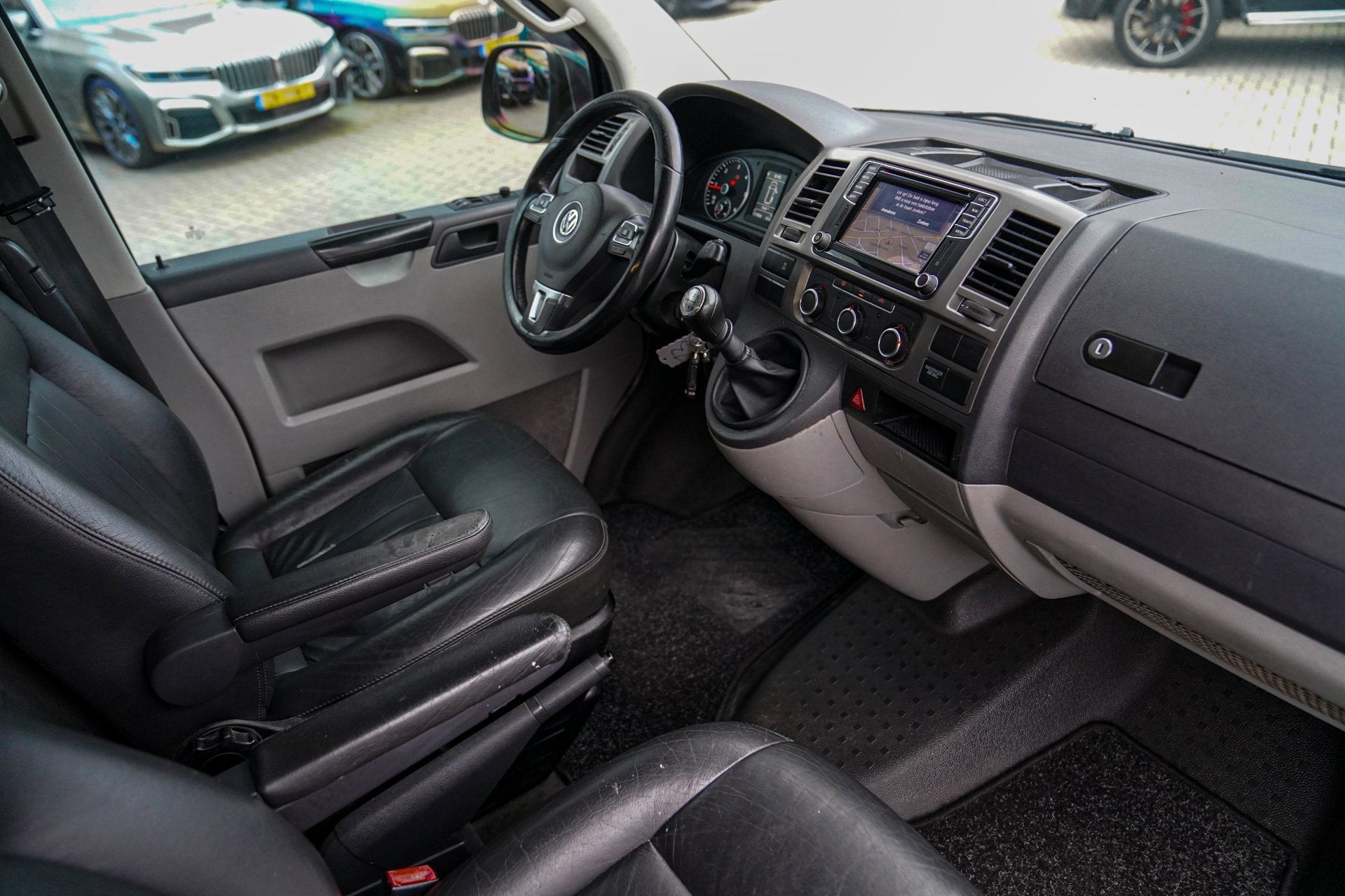 Volkswagen Transporter 2.0 TDI L2H1 DC Trendline | Black Edi, Euro 5, Gebruikt, Zwart, 4 cilinders