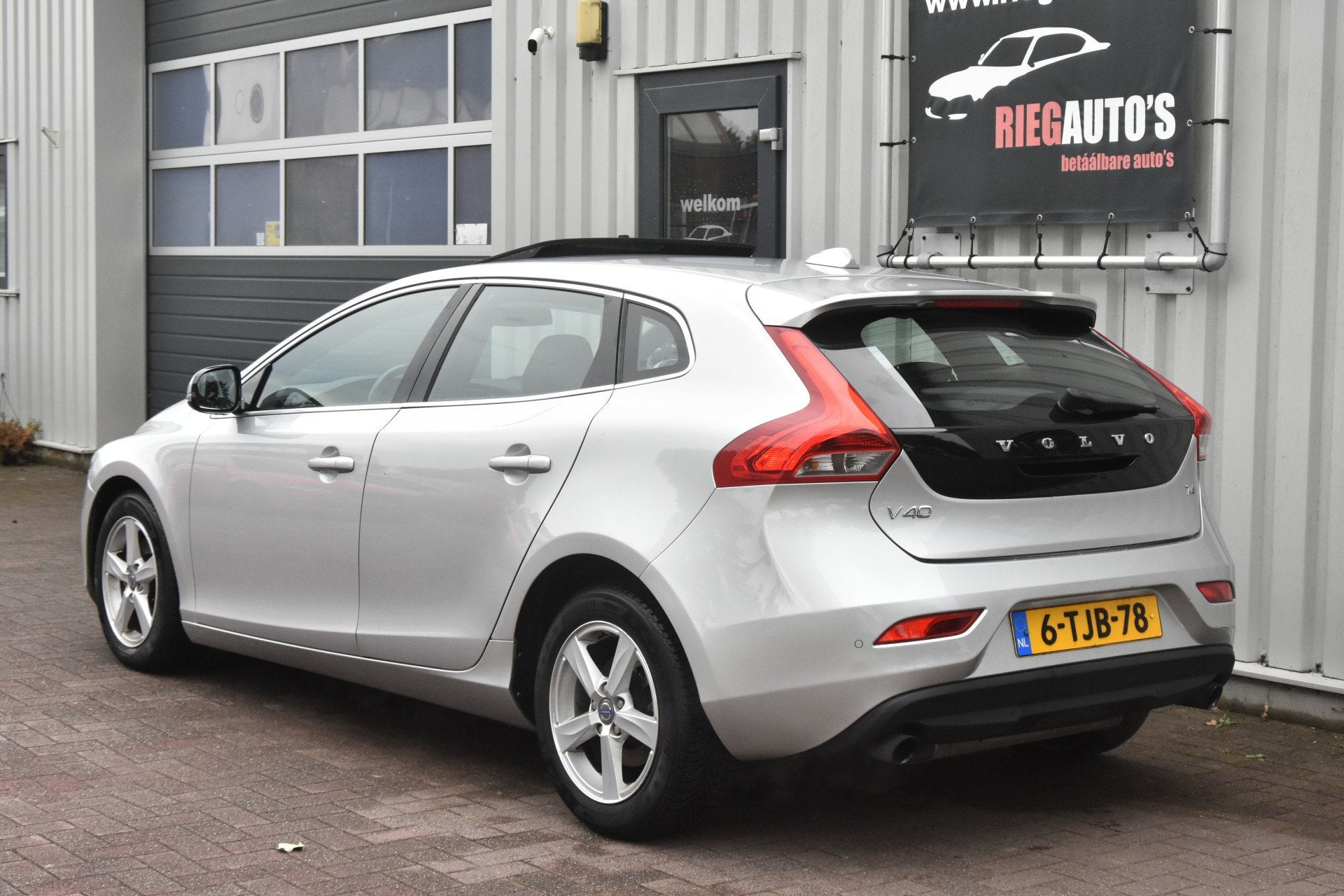 Volvo V40 1.6 T4 Momentum – 2014 | Origineel Nederlands |, Gebruikt, 4 cilinders, 179 pk, Origineel Nederlands