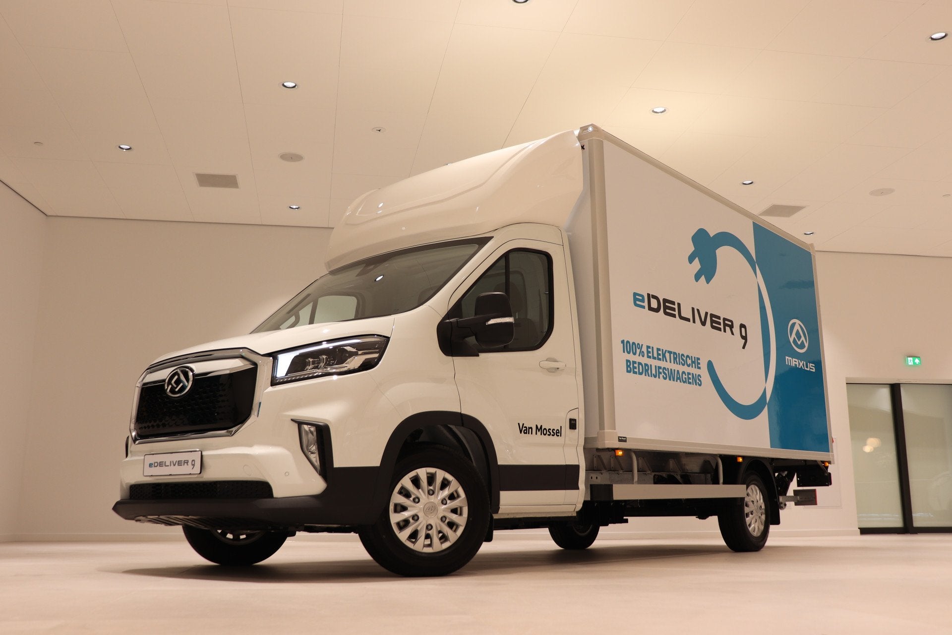 Maxus eDeliver 9 L4 Business DEAL 65 kWh | BAK+KLEP/AIRCO/CA, Auto's, Stof, Zwart, Met garantie (alle), Wit