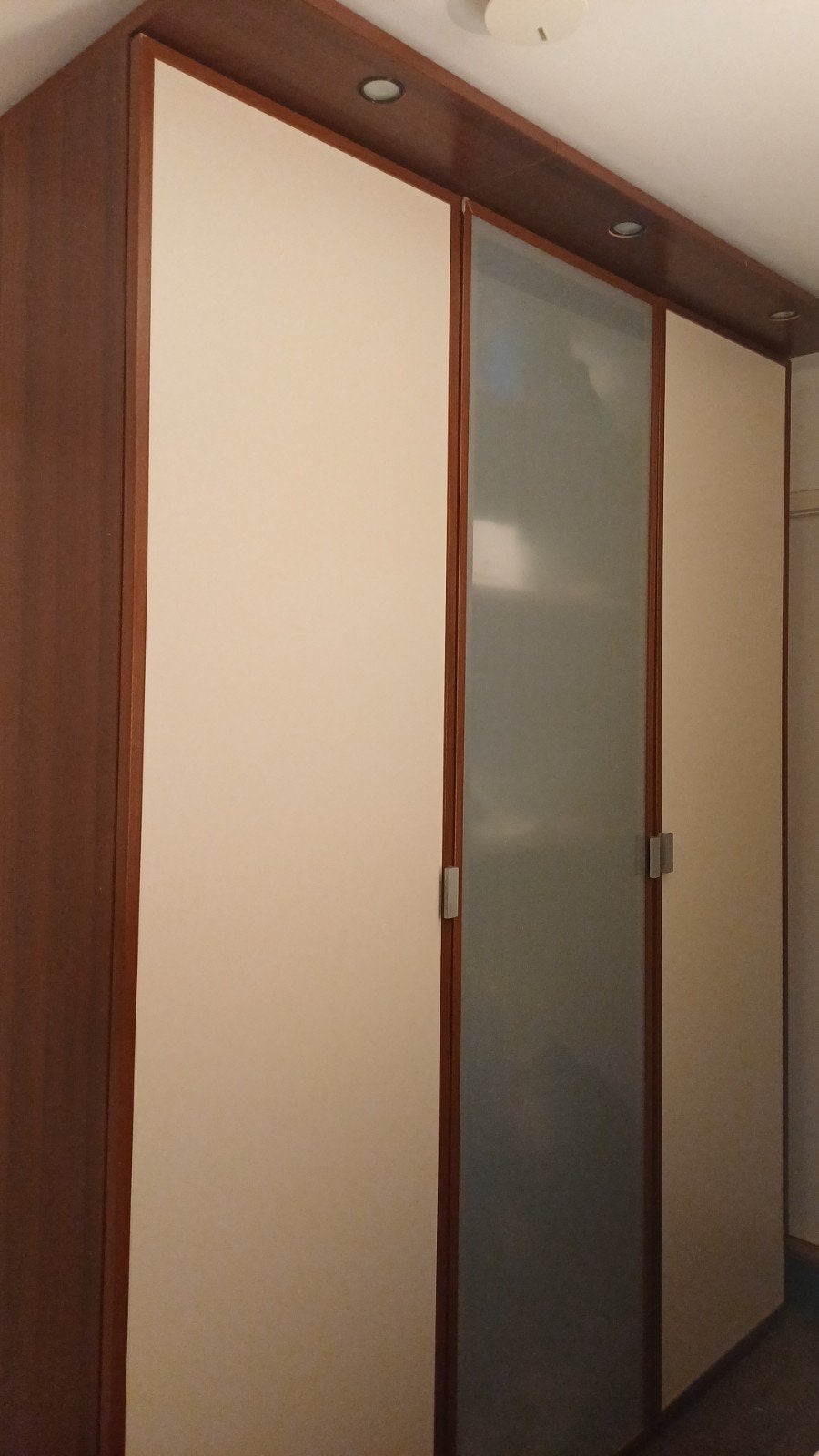 Ruime kledingkast met hang- en legruimte, Ophalen, Met deur(en), Gebruikt, 200 cm of meer