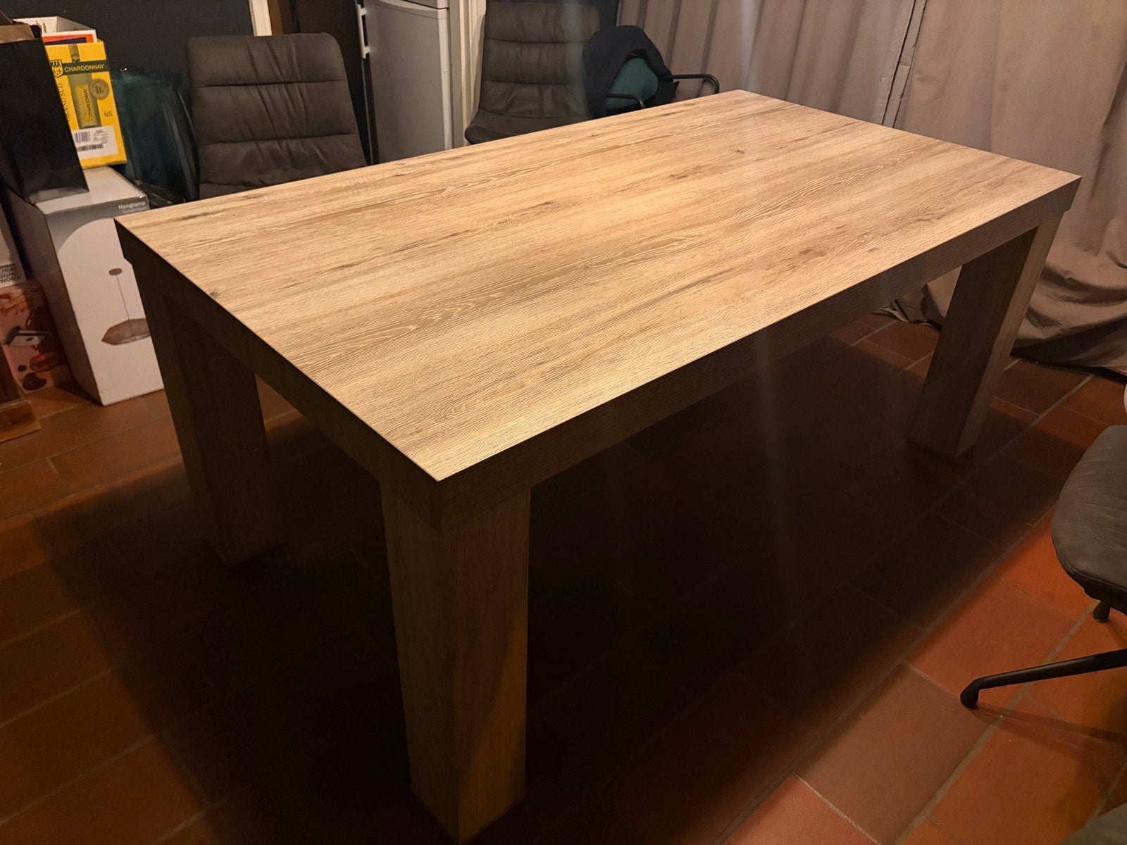 Robuuste eettafel in houtlook, Huis en Inrichting, Tafels | Eettafels, Ophalen, Gebruikt, 50 tot 100 cm, 150 tot 200 cm