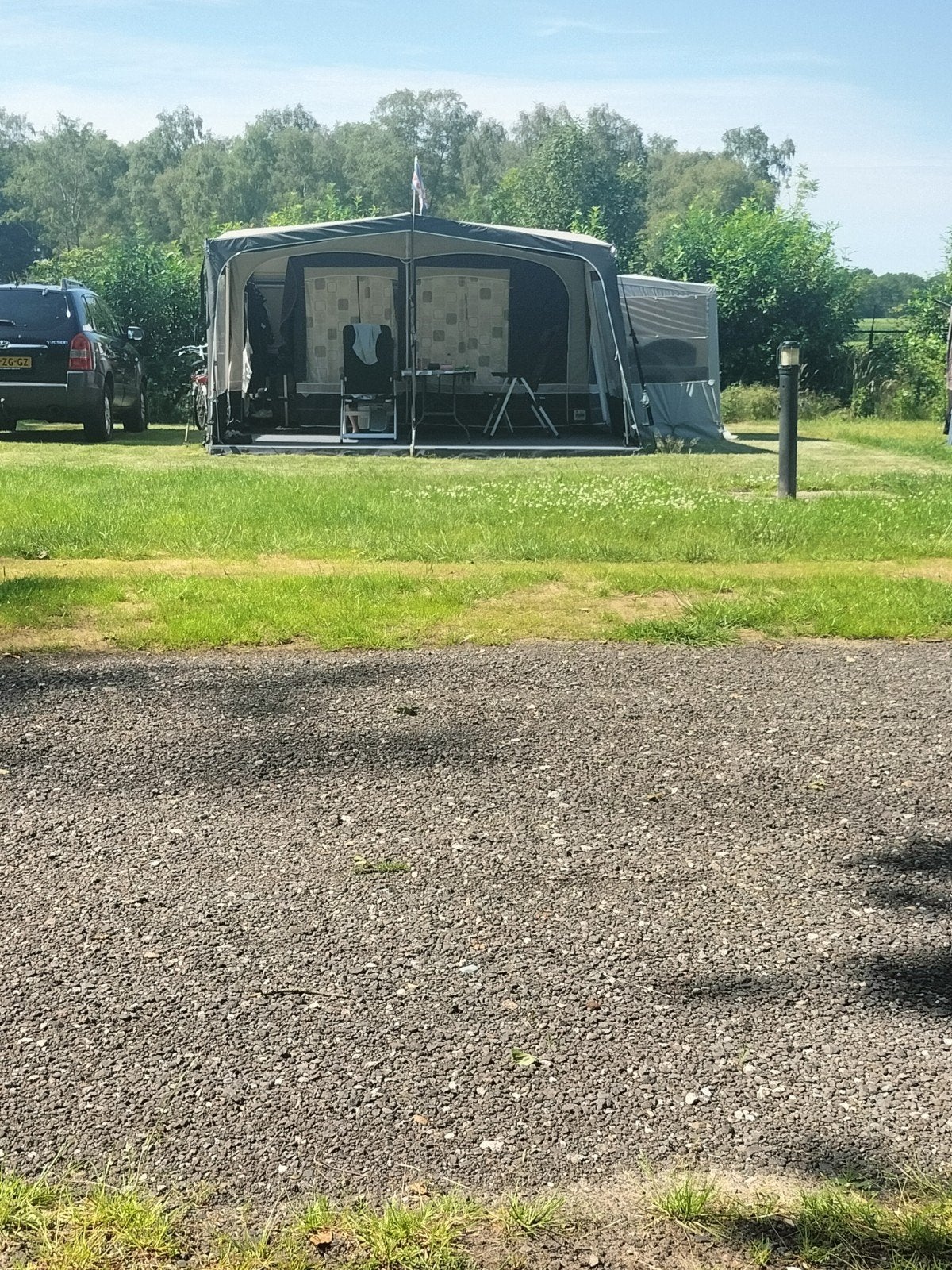 Hobby 420 met voortent, luifel en uitbouw, Hobby, Particulier, Fietsenrek, 4 tot 5 meter