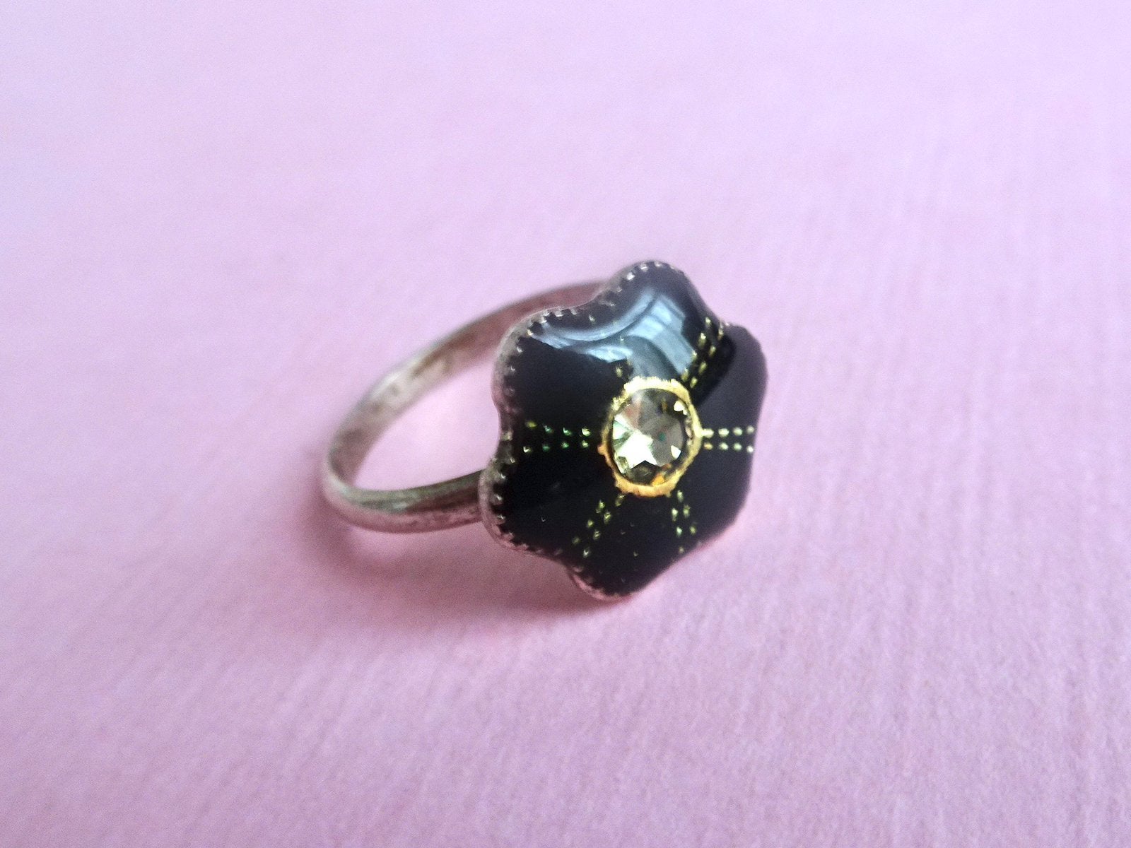 jwg Vintage 60s 70s bloem ring zwart emaille strass retro, Verzenden, Overige materialen, Ring