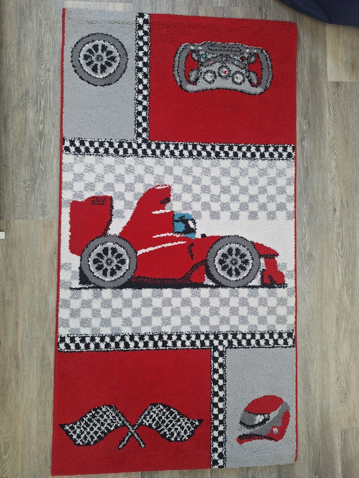 Kindervloerkleed Mila Raceauto Rood 80x150 cm, Ophalen, Zo goed als nieuw, Jongen of Meisje