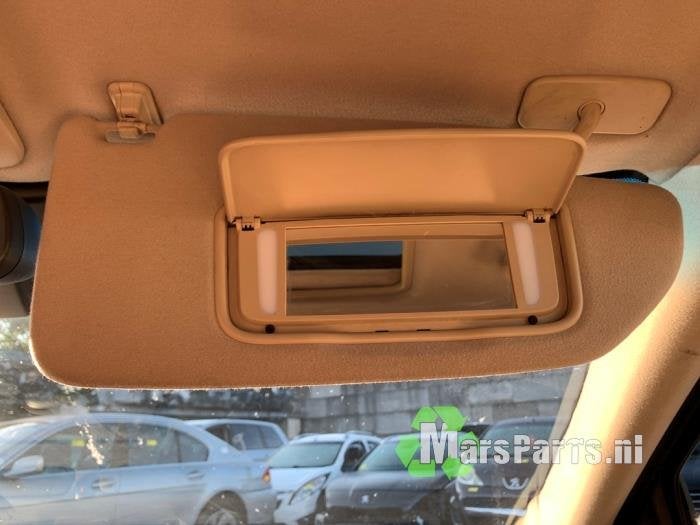 Zonneklep van een Volvo V70