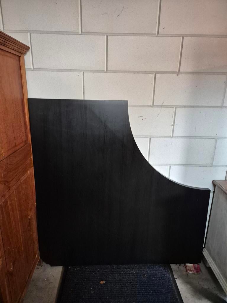 Ikea Linnmon kwartrond bureau donkerbruin, Ophalen