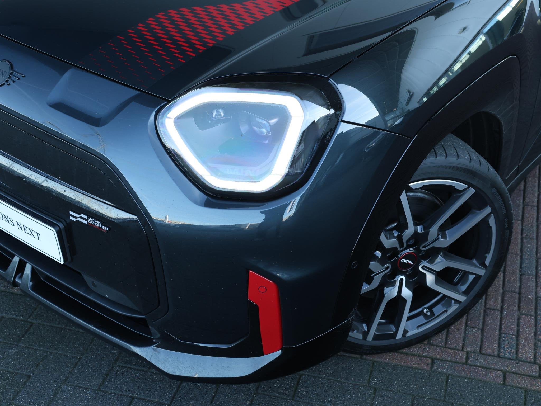 MINI Aceman E JCW John Cooper Works L 54.2 kWh | Panorama Da, Auto's, Stof, Gebruikt, 355 km, Aceman