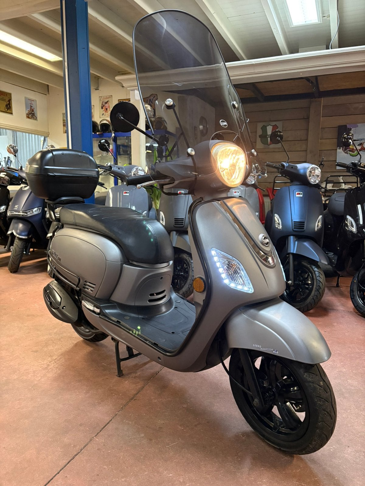 Gebro scooters; Sym fiddle III 45KM BJ2021, Fietsen en Brommers, Maximaal 45 km/u, Ophalen of Verzenden, Zo goed als nieuw, Benzine