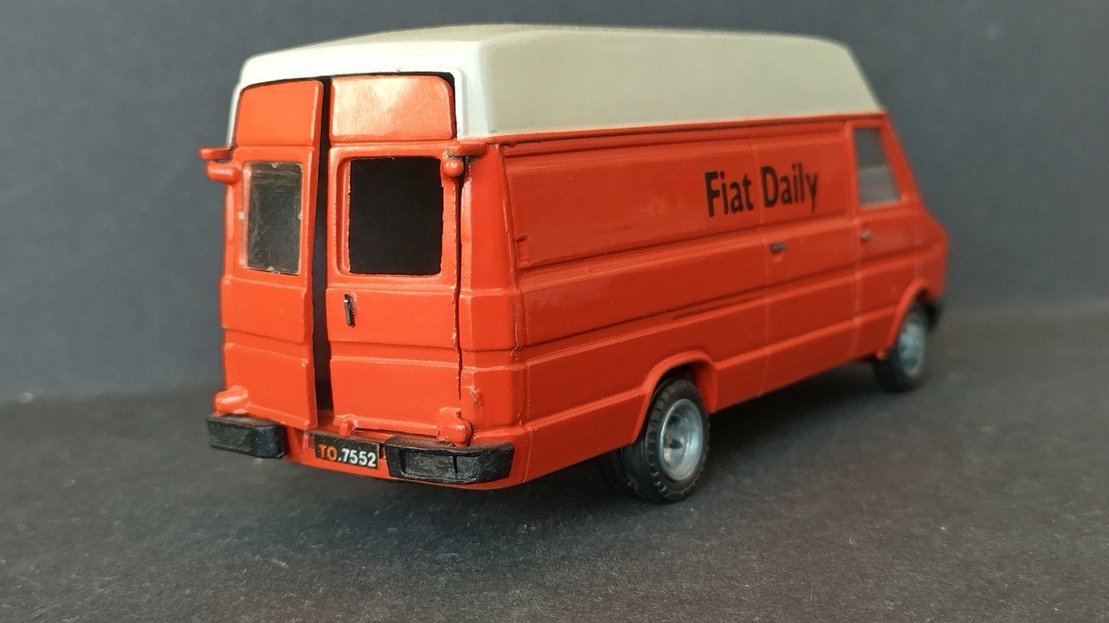 Fiat  Daily Iveco 1:43 Old Cars Pol, Overige merken, Auto, Verzenden, .
