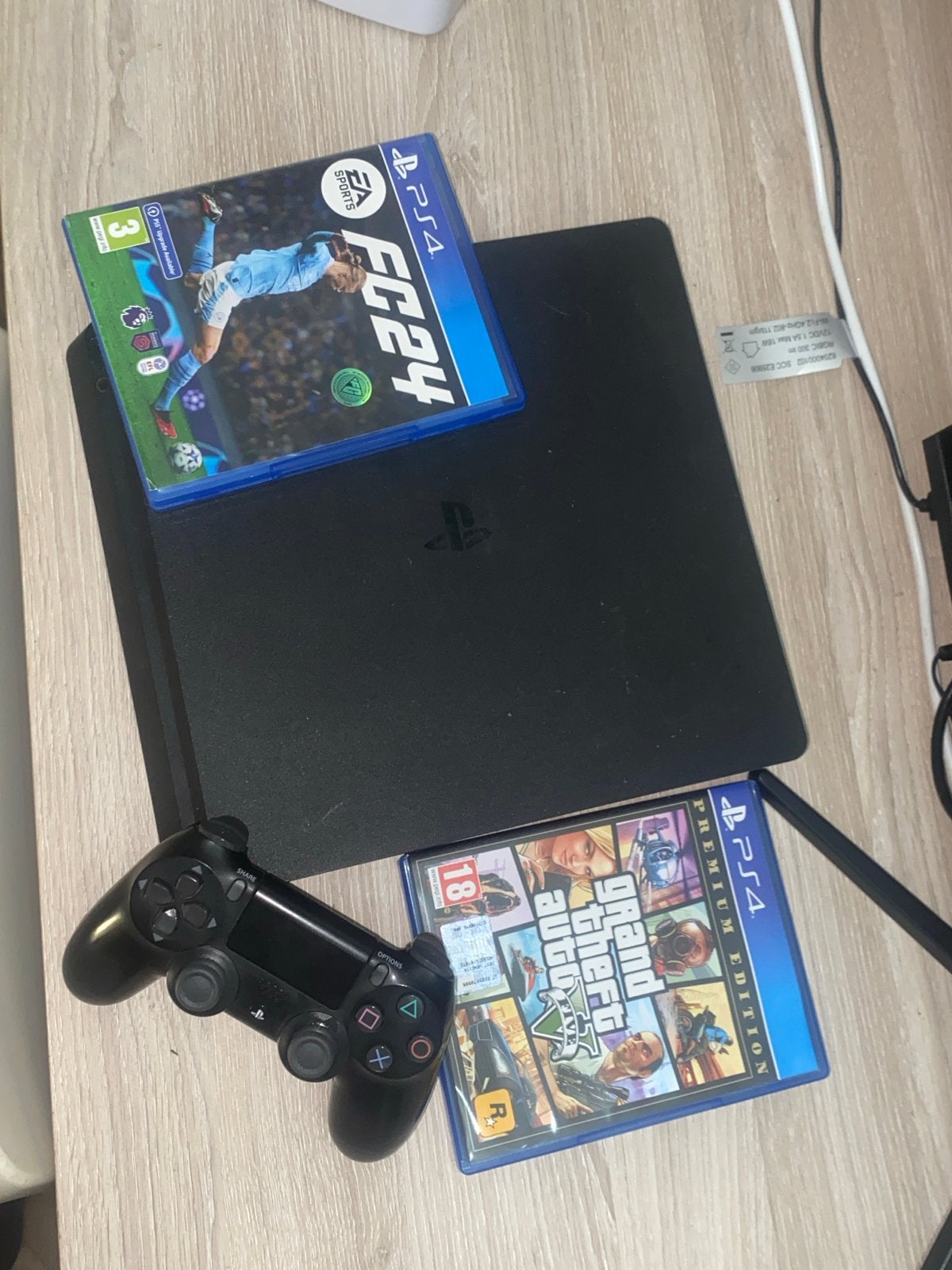 PlayStation 4 Slim met 2 games en controller, Spelcomputers en Games, Spelcomputers | Sony PlayStation 4, Ophalen of Verzenden